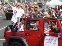 Huntington Beach Parade - Don Hansen